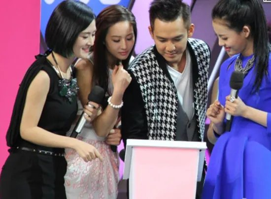 张钧甯与钟汉良天天向上携手 荧幕情侣关系大揭秘