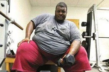 世界上最大的运动员：曼尼·亚伯勒的人物简介