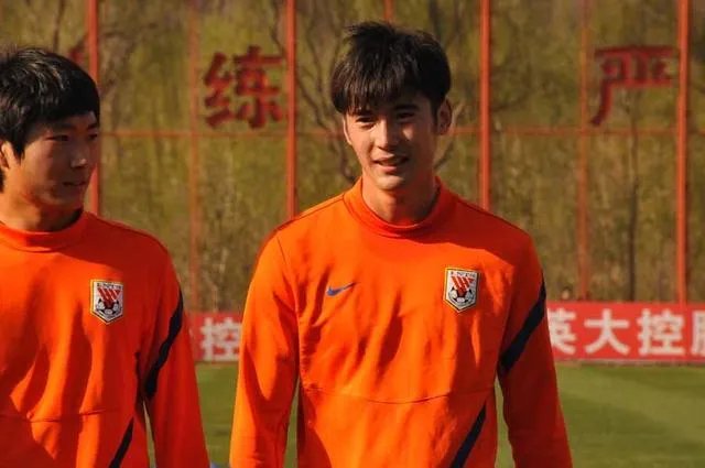 国足里面哪位最帅？