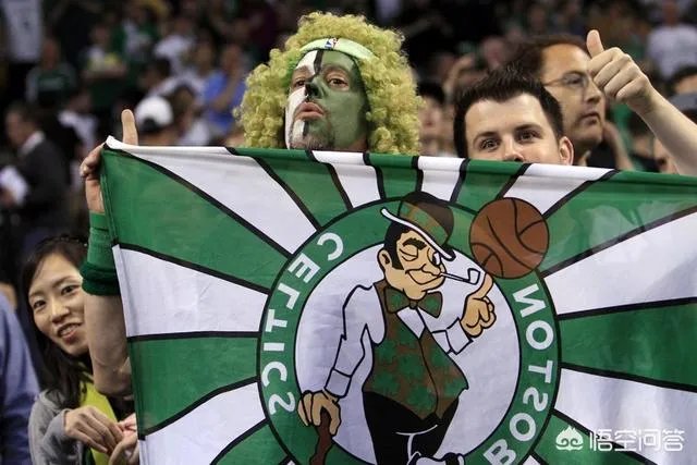 绿军落后22分，球迷们全场站起来为球队打气，怎么评价波士顿球迷？