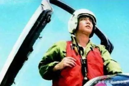 18年前，撞毁王伟战机的美国空军飞行员，如今过得怎样？