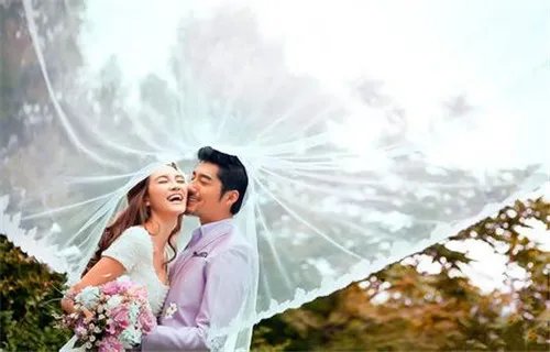 上海婚纱摄影店排名 上海拍婚纱照贵吗