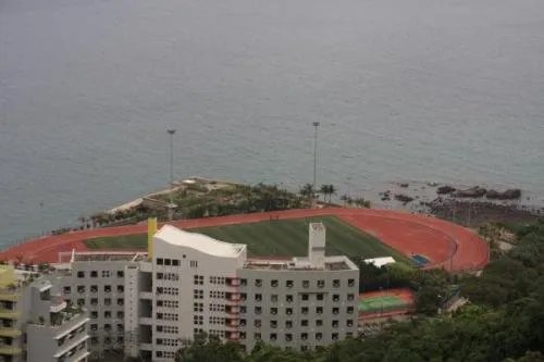 作为教授讲课时口无遮拦讲黄段子，你觉得是对女性的不尊重吗？