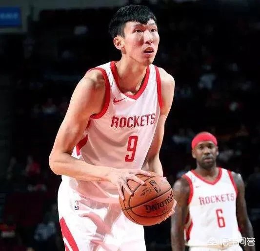 周琦被火箭召回，准备冲击季后赛，他明年还能回到CBA新疆队吗？