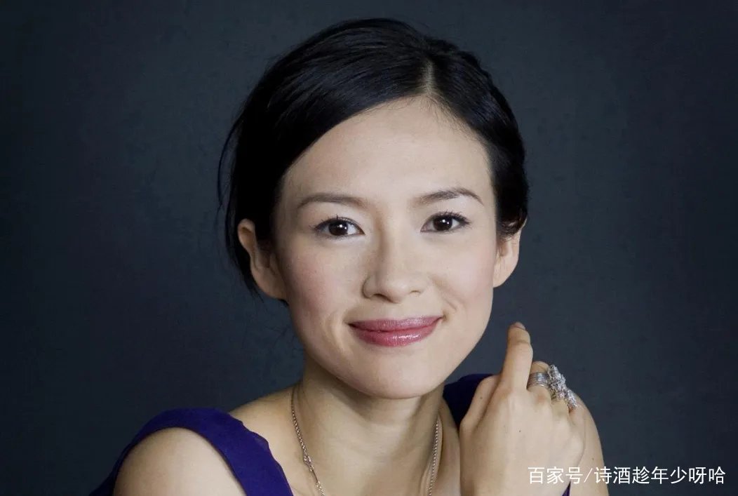 章子怡晒合照裁掉苏芒只留章泽天，娱乐圈鄙视链再现，打醒了多少年轻人？