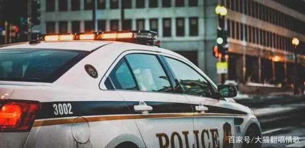 被骗传销窝点我往窗外扔钱求救,会有人把我救出去吗?