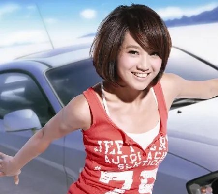 央视主持人朱丹图片欣赏 曝光美女主持的紧身裤尴尬