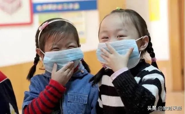 疫情时期,一位中学班主任在班级群发的道歉信,看了你有何想法?