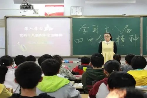 江苏南京一大学实验室发生爆燃,致2死9伤,谁该为这起事故负责?