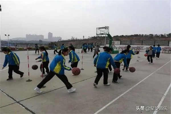 中考体育篮球运球技巧带视频讲解？