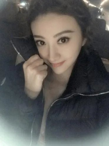 景甜大胆晒秋裤获赞7万，为了暖和不要时尚了吗？