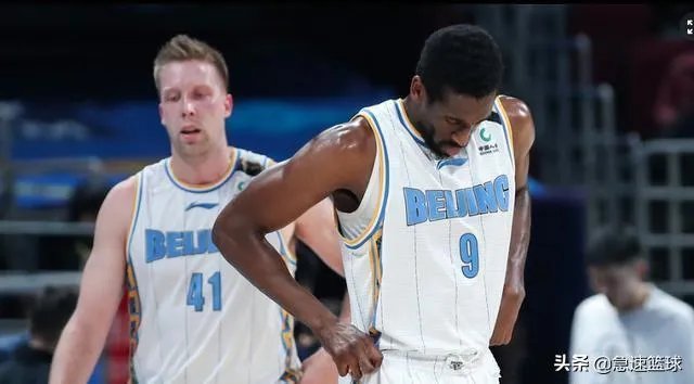 双大外的北京队不是说尽显内线威力了吗？怎么还是惨败呢？