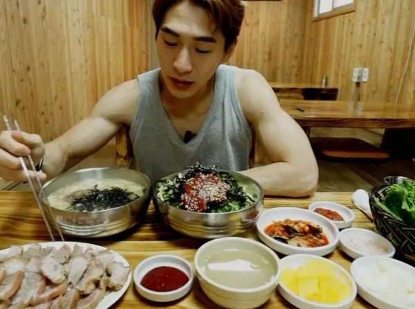 央视批大胃王吃播,具体是什么情况?