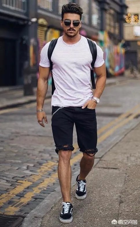 男士如何选择白色T恤？
