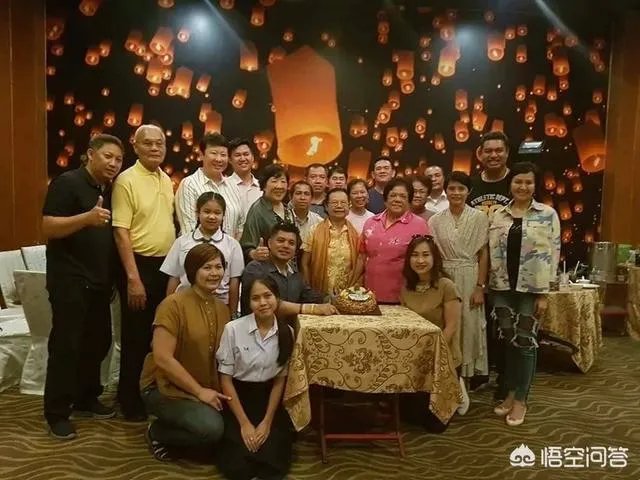 8月20日刘晓彤、曾春蕾偶遇泰国女排主教练获得冯坤怀孕的消息，对此事你怎么看？