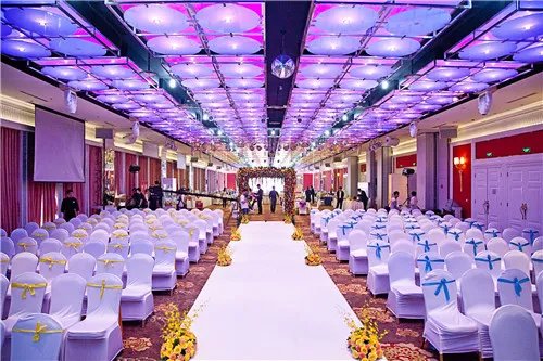 花海阁主题婚礼酒店价格 婚宴酒店预订技巧