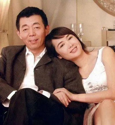 顾长卫蒋雯丽各玩各的怎么回事 离婚但一直对外隐瞒