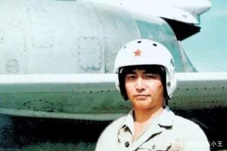 18年前，撞毁王伟战机的美国空军飞行员，如今过得怎样？