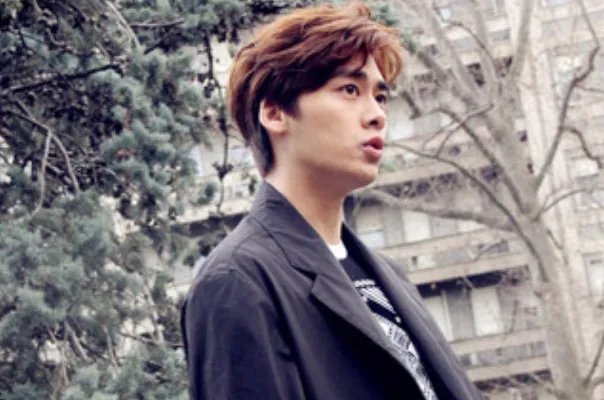 李易峰工作室发文辟谣与方安娜恋爱一事，这些恋爱瓜怎么层出不穷？