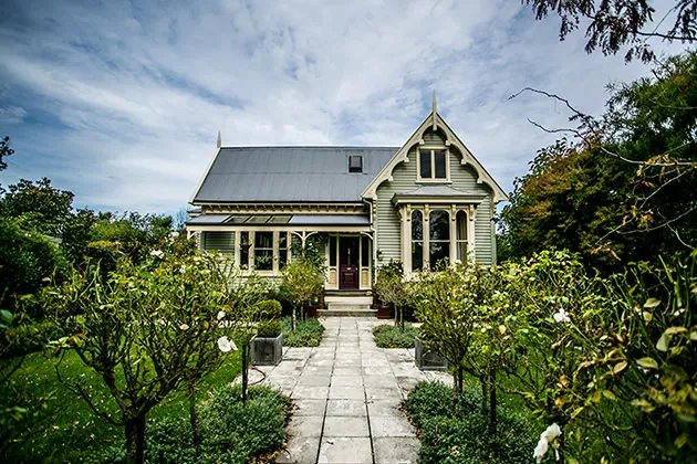 轻钢别墅多少钱一平方 轻钢结构别墅建造价格为什么贵