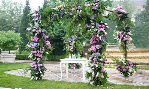 成都户外婚礼场地有哪些 举办户外婚礼要多少钱