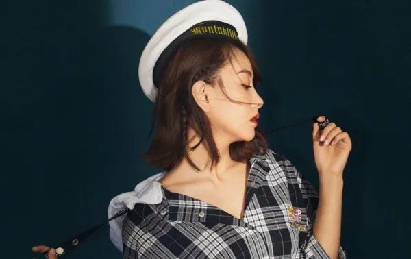 杨蓉喜迎40岁,老板于正晒照庆生,他们之间的关系如何?