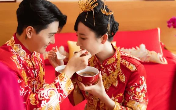 张檬金恩圣婚礼现场照曝光，二人互相告白的场景有多浪漫？