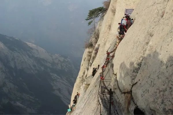 自古华山一条道,华山栈道到底是什么人所修的?