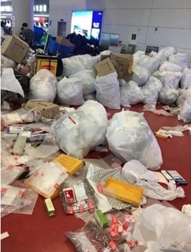 国人在韩国济州岛机场乱扔垃圾，韩国市民想收入岛费合理吗？