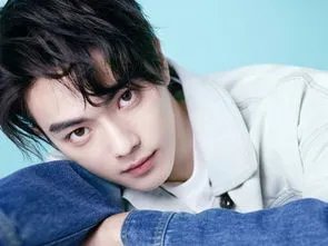 许凯发文怒斥跟拍者，私生的存在到底有多可怕？