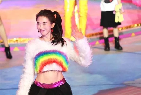 小S吐槽林志玲，她为什么要吐槽林志玲，其中背后的原因是什么？