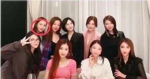 对于上海名媛群女孩的回应,你表示认可吗?