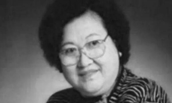 陈阿喜老师因病去世，称她为中国第一代电视人合适吗？