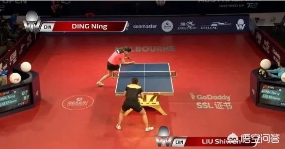 在刘诗雯和丁宁的比赛中,央视解说杨影饱受争议,球迷直呼:求央视换解说。你怎么看?