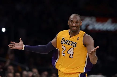 科比正式进入篮球名人堂，在你心中科比到底是什么样的存在？