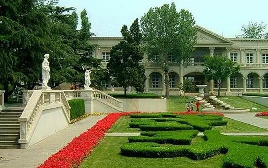 明天就到新疆石河子了，石河子有什么美食和旅游景点推荐？