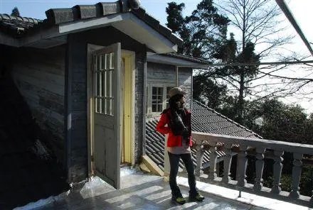 陈凯歌前妻农村豪宅意外曝光，娱乐圈大佬的前妻究竟有多壕？