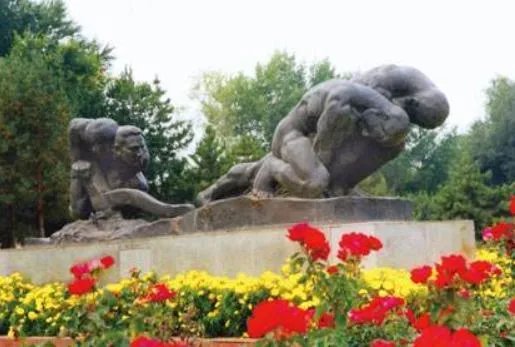 明天就到新疆石河子了，石河子有什么美食和旅游景点推荐？