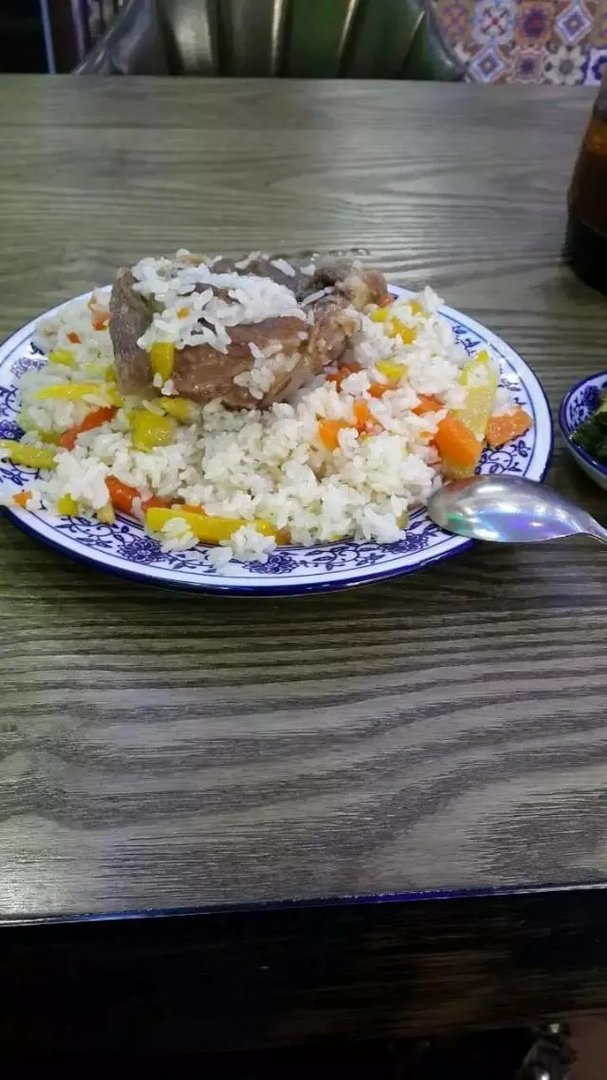 明天就到新疆石河子了，石河子有什么美食和旅游景点推荐？