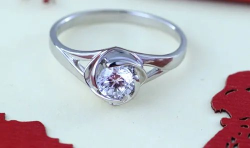 dr钻戒是求婚戒指还是结婚戒指 dr钻戒最便宜的一款多少钱