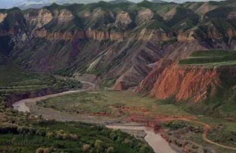 明天就到新疆石河子了，石河子有什么美食和旅游景点推荐？