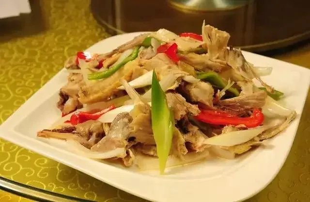 明天就到新疆石河子了，石河子有什么美食和旅游景点推荐？