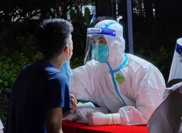 31省份新增本土确诊病例50例，这些确诊者的病情严重吗？