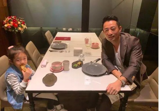 汪小菲为什么会约秦昊爬山？