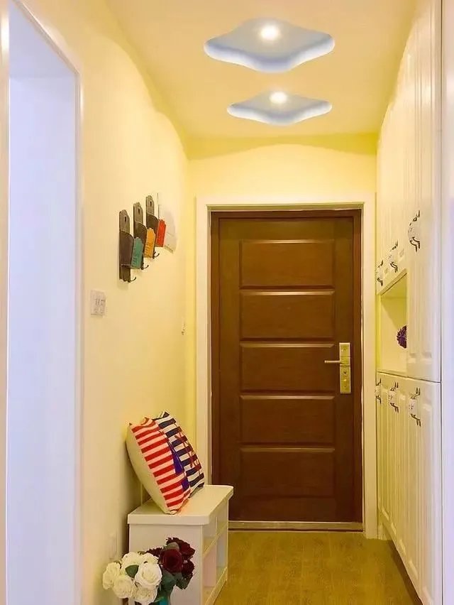 客厅的玄关，我觉得这样装才最美，越看越满意！