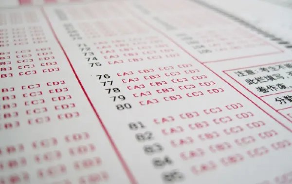 河南省招办是如何回应考生撕他人答题卡的？