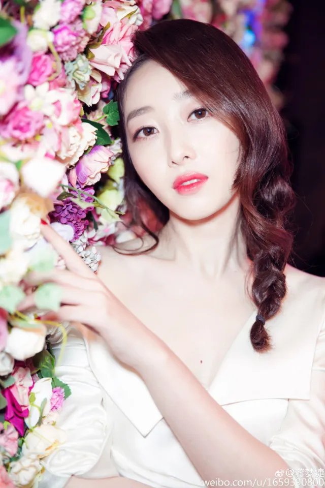 玉体横陈，性感窒息诱惑！林黛玉清纯不再？