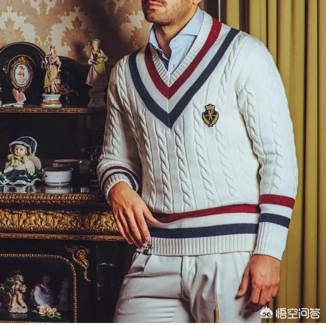 对于冬季流行的男士毛衣来说，如何穿出时尚的感觉？