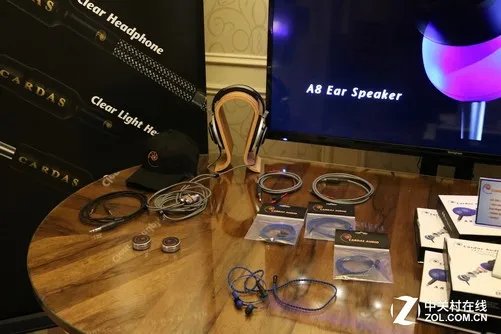 耳塞以及新品线材 Cardas亮相CES2016