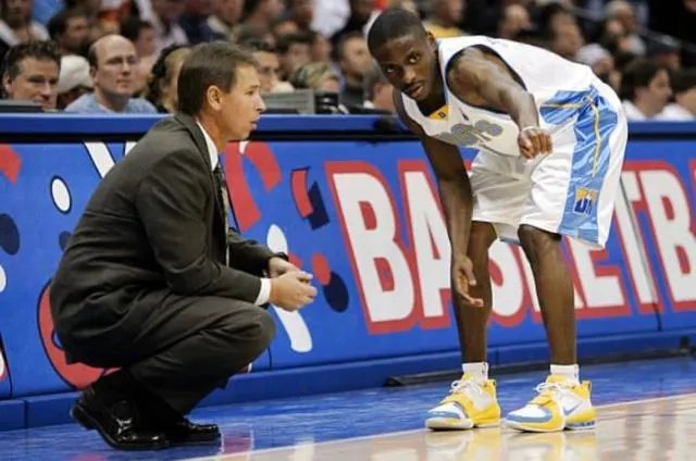 博伊金斯能扣篮吗？有人说可以？